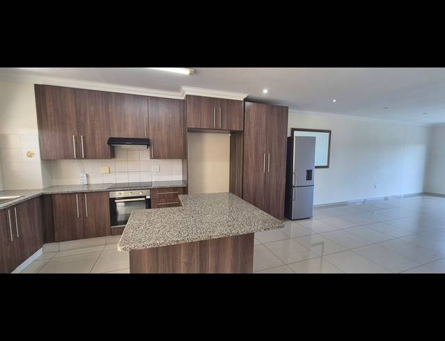 3 BEDROOM APARTMENT FOR SALE IN LA LUCIA